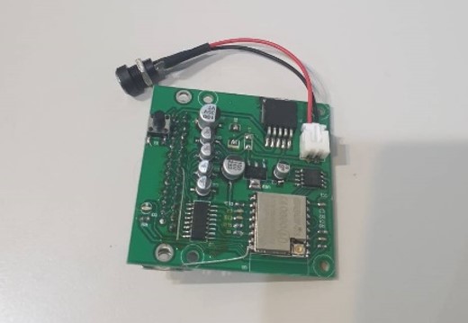 產品進案採用樂鑫ESP8266晶片，進行WiFi功能面之應用